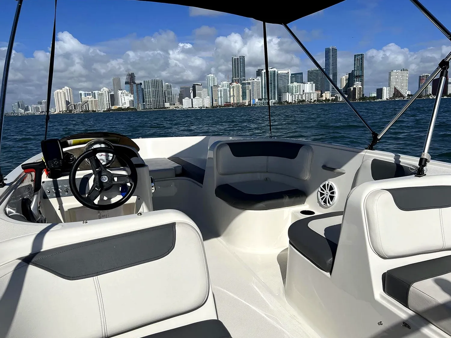 Barco disponible para alquiler en Cádiz, Andalucía